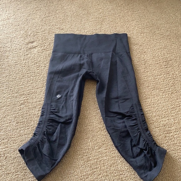 Lululemon ribbed cropped legging - Picture 2 of 2